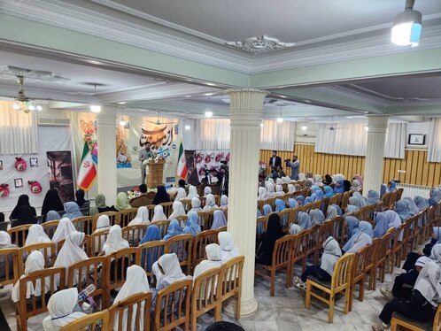 همدلی کودکان افغانستانی در مزار شریف با کودکان شهید میناب + عکس