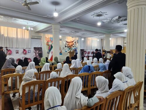 همدلی کودکان افغانستانی در مزار شریف با کودکان شهید میناب + عکس