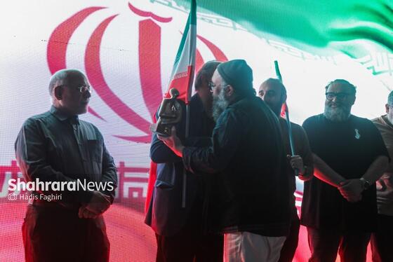 گزارش تصویری | مراسم انتخاب چهره هنری انقلاب اسلامی خراسان رضوی ۱۴۰۴ در مشهد