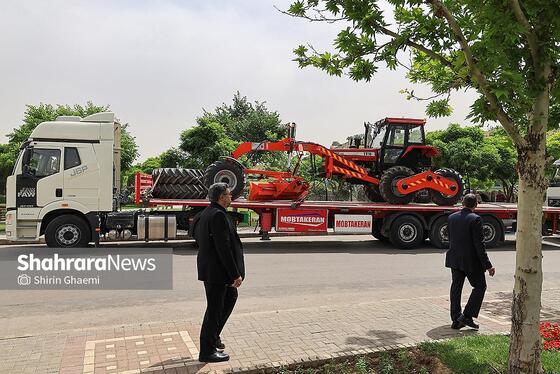 گزارش تصویری | واگذاری ۱۶ دستگاه ماشین‌آلات خدماتی شهری به شهرداری‌های خراسان رضوی