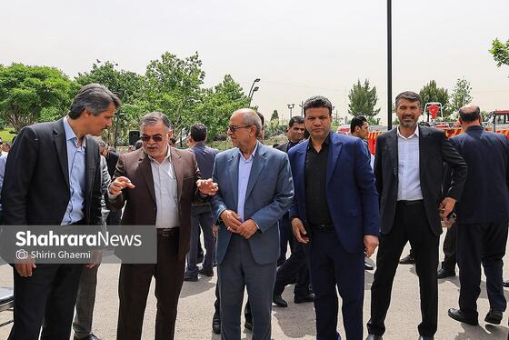 گزارش تصویری | واگذاری ۱۶ دستگاه ماشین‌آلات خدماتی شهری به شهرداری‌های خراسان رضوی