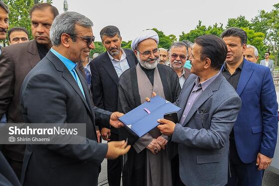 گزارش تصویری | واگذاری ۱۶ دستگاه ماشین‌آلات خدماتی شهری به شهرداری‌های خراسان رضوی
