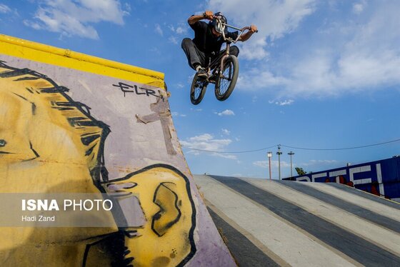 گزارش تصویری | ورزش‌های خیابانی؛ دوچرخه سواری BMX در جنوب تهران