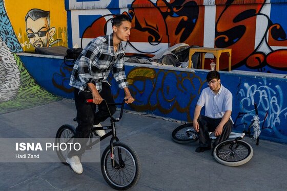 گزارش تصویری | ورزش‌های خیابانی؛ دوچرخه سواری BMX در جنوب تهران