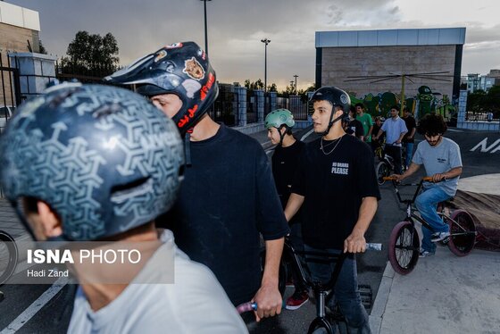 گزارش تصویری | ورزش‌های خیابانی؛ دوچرخه سواری BMX در جنوب تهران