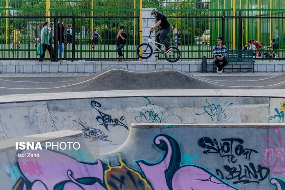 گزارش تصویری | ورزش‌های خیابانی؛ دوچرخه سواری BMX در جنوب تهران
