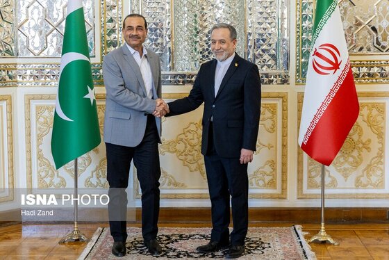 گزارش تصویری | دیدار فرمانده ارتش پاکستان با وزیر امورخارجه ایران