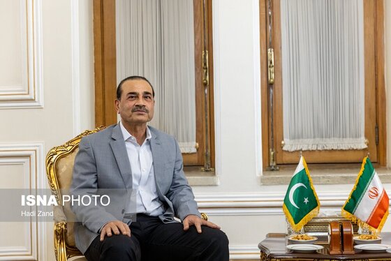 گزارش تصویری | دیدار فرمانده ارتش پاکستان با وزیر امورخارجه ایران
