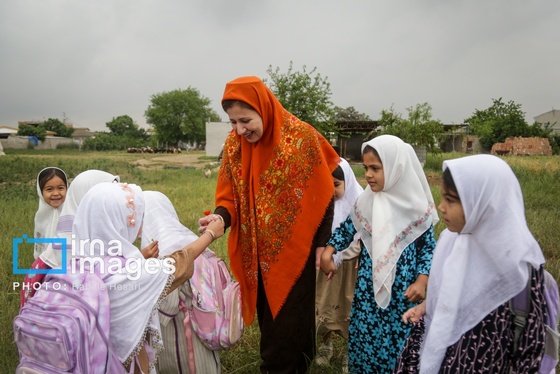 گزارش تصویری | تحصیل در باغ خانه معلم