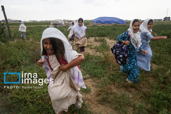گزارش تصویری | تحصیل در باغ خانه معلم