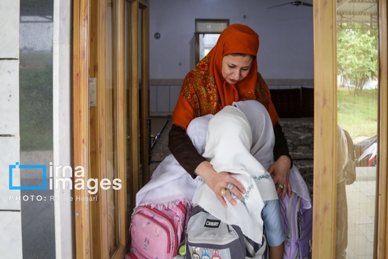 گزارش تصویری | تحصیل در باغ خانه معلم