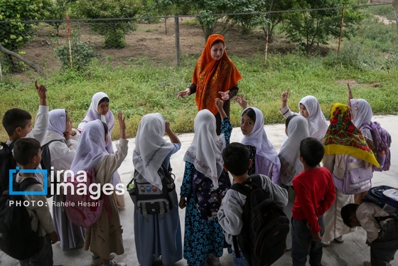 گزارش تصویری | تحصیل در باغ خانه معلم