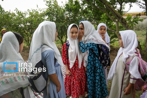 گزارش تصویری | تحصیل در باغ خانه معلم