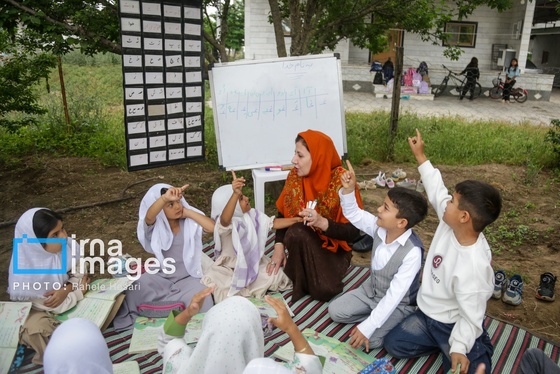 گزارش تصویری | تحصیل در باغ خانه معلم