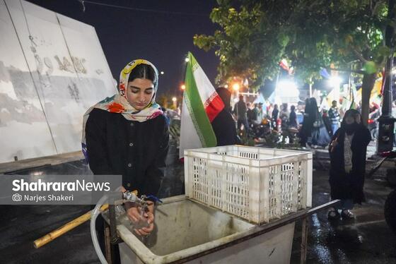 گزارش تصویری | خدمت زیر نور شب