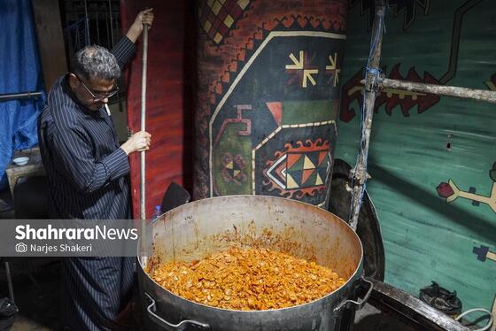 گزارش تصویری | خدمت زیر نور شب