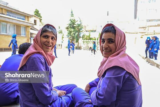 گزارش تصویری |  برگزاری مسابقه فوتبال در موسسه خیریه همدم مشهد