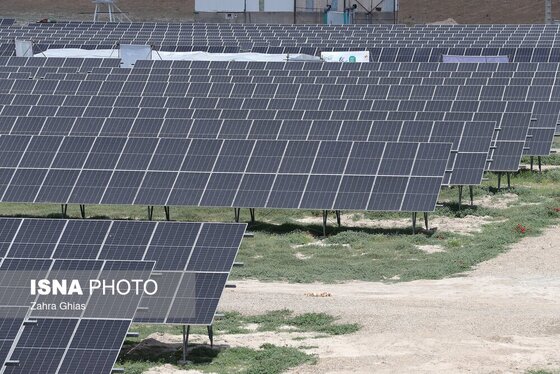 گزارش تصویری | افتتاح ۵ نیروگاه خورشیدی - بناب