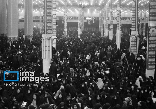 گزارش تصویری | عکس‌های منتشرنشده از نخستین سالگرد ارتحال امام خمینی (ره) خرداد ۱۳۶۹