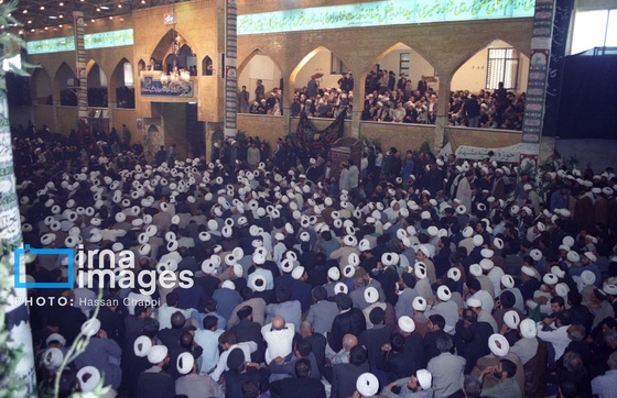 گزارش تصویری | عکس‌های منتشرنشده از نخستین سالگرد ارتحال امام خمینی (ره) خرداد ۱۳۶۹