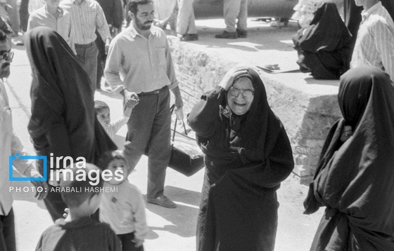 گزارش تصویری | عکس‌های منتشرنشده از نخستین سالگرد ارتحال امام خمینی (ره) خرداد ۱۳۶۹