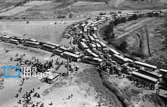 گزارش تصویری | عکس‌های منتشرنشده از نخستین سالگرد ارتحال امام خمینی (ره) خرداد ۱۳۶۹