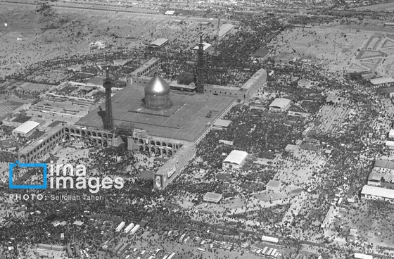 گزارش تصویری | عکس‌های منتشرنشده از نخستین سالگرد ارتحال امام خمینی (ره) خرداد ۱۳۶۹