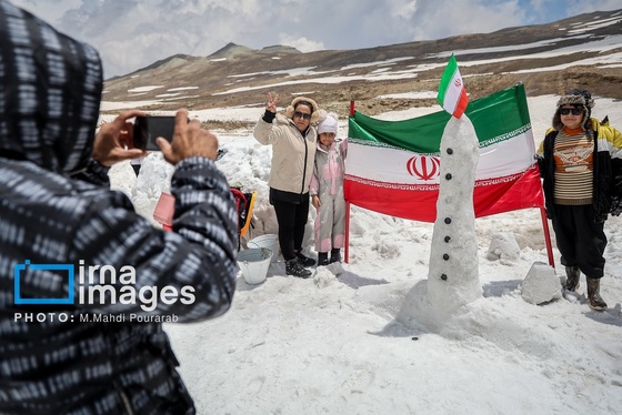 گزارش تصویری | جشنواره آدم برفی در پیست توچال