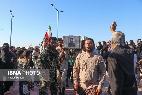 گزارش تصویری | تشییع پیکر شهید «قدرت زرنگاری» - جزیره هرمز