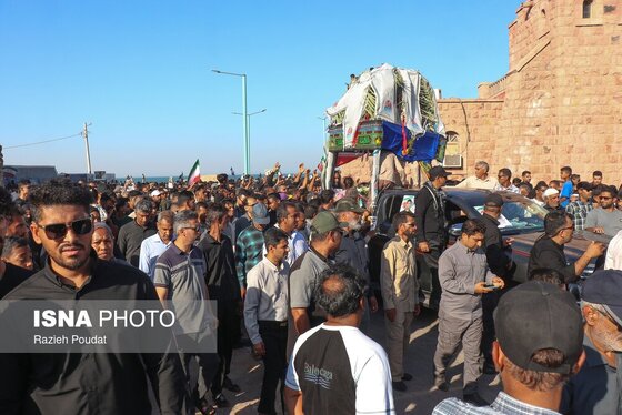 گزارش تصویری | تشییع پیکر شهید «قدرت زرنگاری» - جزیره هرمز