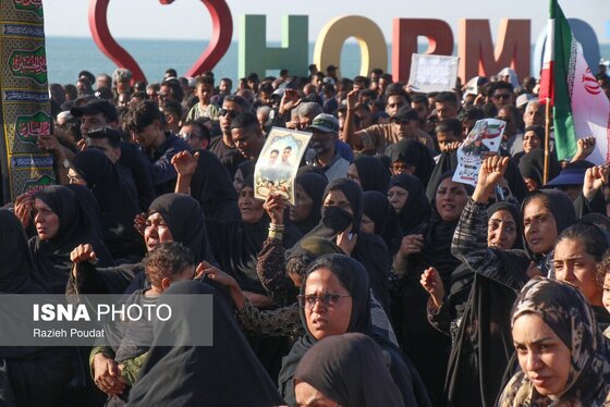 گزارش تصویری | تشییع پیکر شهید «قدرت زرنگاری» - جزیره هرمز