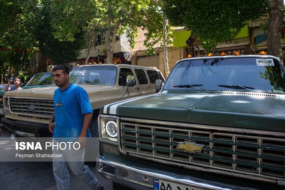 گزارش تصویری | گردهمایی خودروهای کلاسیک، آفرود و کمپر - اصفهان
