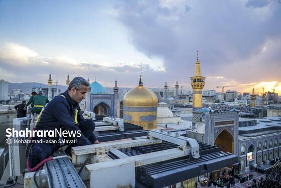 گزارش تصویری | آئین اذن عزای حسینی و تعویض پرچم گنبد حرم مطهر رضوی همزمان با آغاز ماه محرم