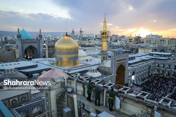 گزارش تصویری | آئین اذن عزای حسینی و تعویض پرچم گنبد حرم مطهر رضوی همزمان با آغاز ماه محرم