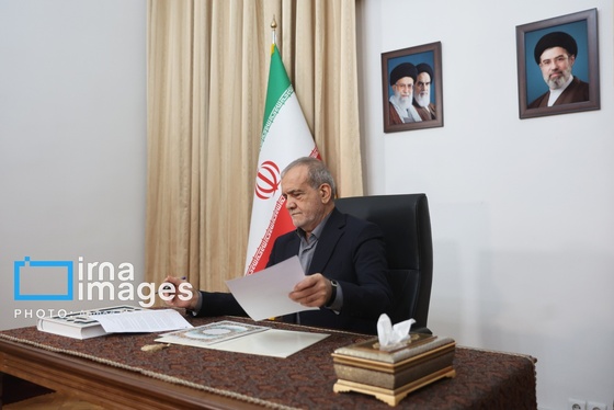 گزارش تصویری | لحظه امضای یادداشت تفاهم اسلام آباد توسط رئیس جمهور مسعود پزشکیان
