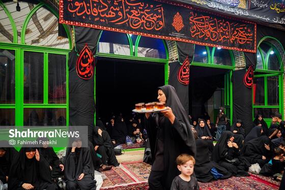 بانوان زیادی همه روزه برای شنیدن روزه به این حسینیه می‌آیند