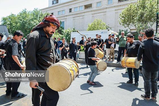 گزارش تصویری | عزاداری روز تاسوعای حسینی در خیابان های اطراف حرم مطهر رضوی