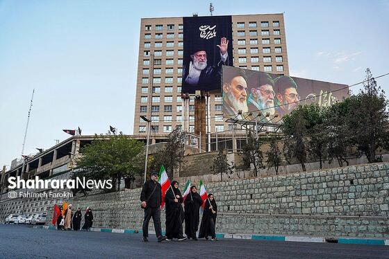 گزارش تصویری | اقامه نماز بر پیکر قائد شهید در خیابان های اطراف مصلی تهران