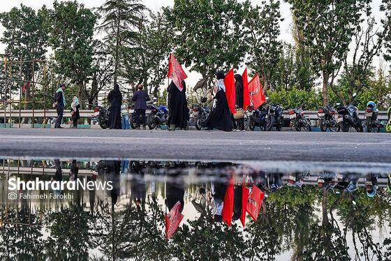گزارش تصویری | اقامه نماز بر پیکر قائد شهید در خیابان های اطراف مصلی تهران