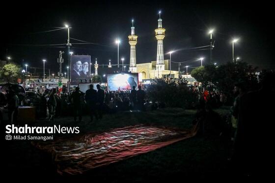 گزارش تصویری | اهتزاز پرچم سرخ «یا لثارات الحسین (ع)» در مسیر تشییع پیکر قائد شهید امت در مشهد