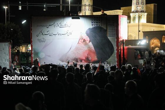 گزارش تصویری | اهتزاز پرچم سرخ «یا لثارات الحسین (ع)» در مسیر تشییع پیکر قائد شهید امت در مشهد