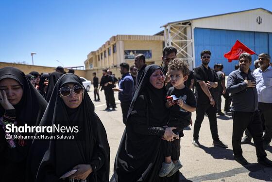 گزارش تصویری | استقبال از پیکر مطهر رهبر شهید انقلاب و خانواده ایشان در فرودگاه مشهد