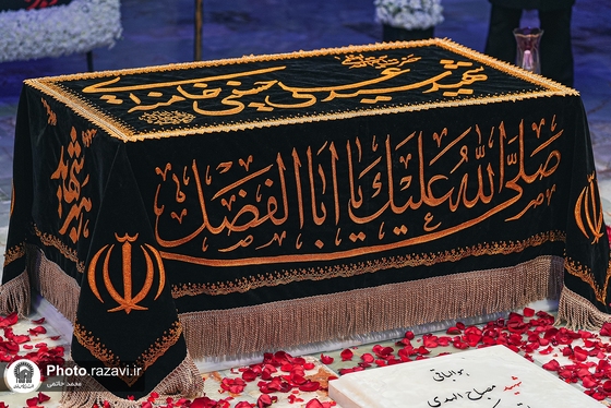 گزارش تصویری | آماده سازی مزار مطهر رهبر شهید انقلاب اسلامی در حرم مطهر رضوی