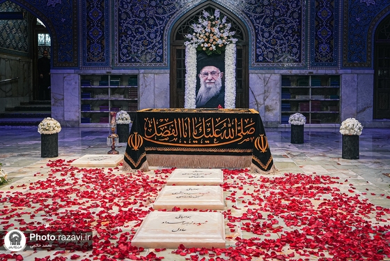 گزارش تصویری | آماده سازی مزار مطهر رهبر شهید انقلاب اسلامی در حرم مطهر رضوی