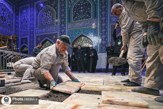 گزارش تصویری | آماده سازی مزار مطهر رهبر شهید انقلاب اسلامی در حرم مطهر رضوی