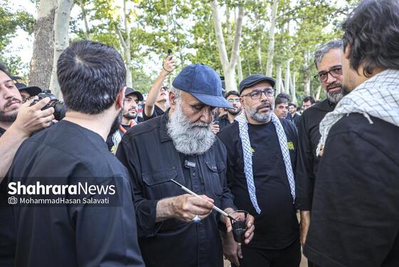 گزارش تصویری | اجراء دیوار نگاره «قوموا لله» با حضور هنرمندان بین المللی در مشهد