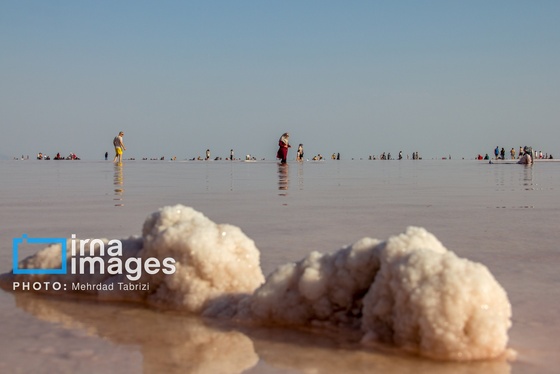 گزارش تصویری | بازگشت گردشگران به دریاچه ارومیه