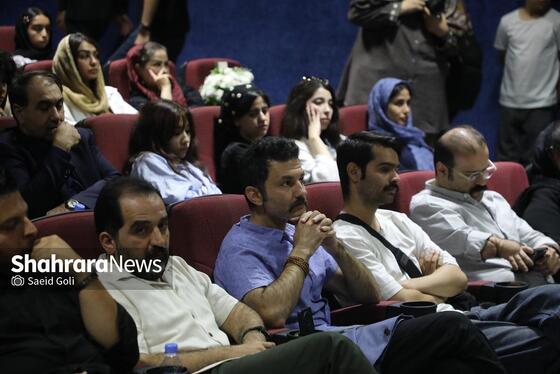 گزارش تصویری | مراسم رونمایی از مستند «شنا در غم» و هشت فیلم کوتاه دیگر در سینما اطلس مشهد
