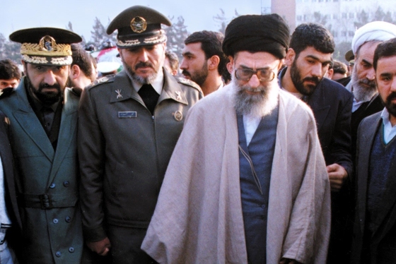 گزارش تصویری | تصاویر کمتر دیده‌شده از محسن رضایی و رهبر شهید انقلاب اسلامی