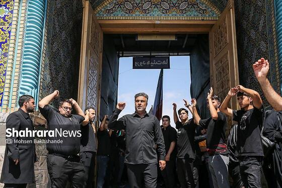 گزارش تصویری | عزاداری زائران رضوی در سوگ رحلت پیامبر اکرم (ص) و شهادت امام حسن مجتبی (ع) در حرم رضوی
